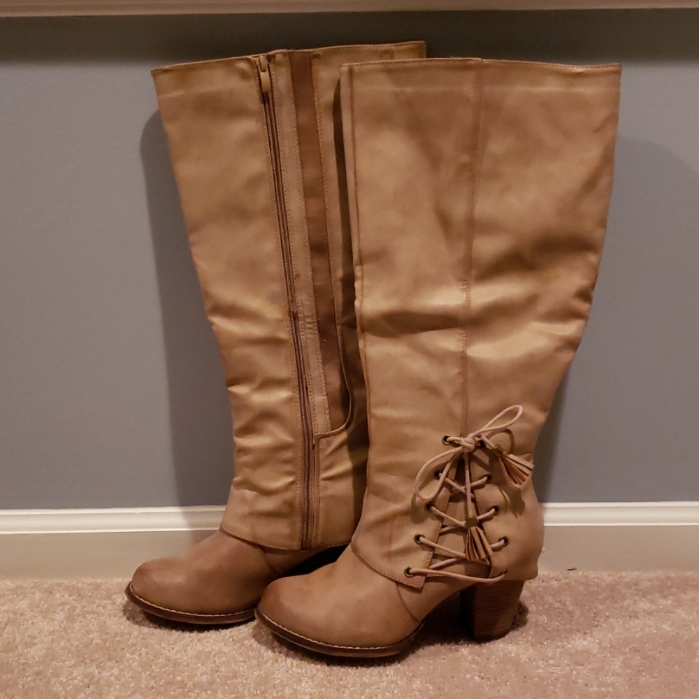 Torrid knee high boots, size 9W with box